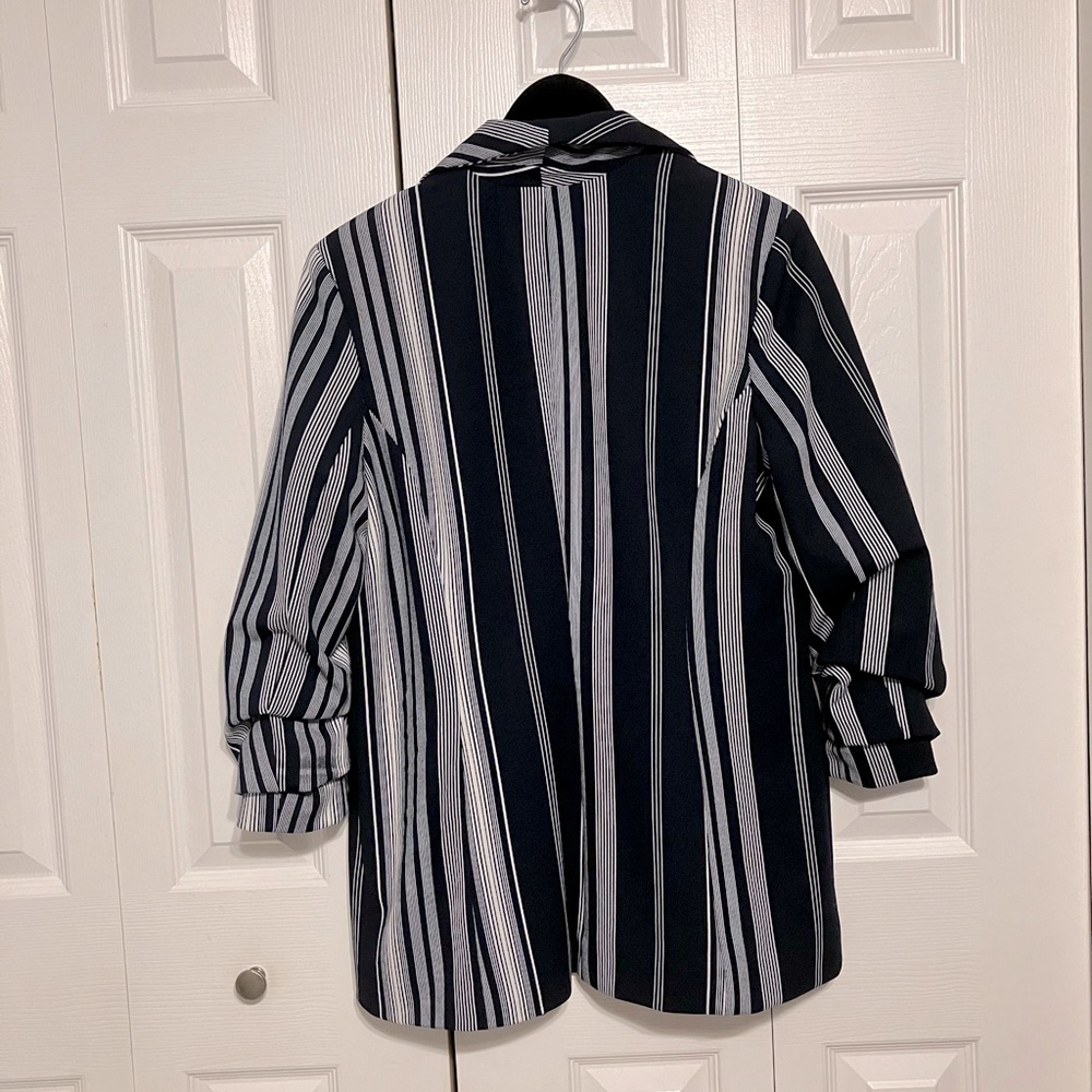 Blazer - Picture 2 of 2